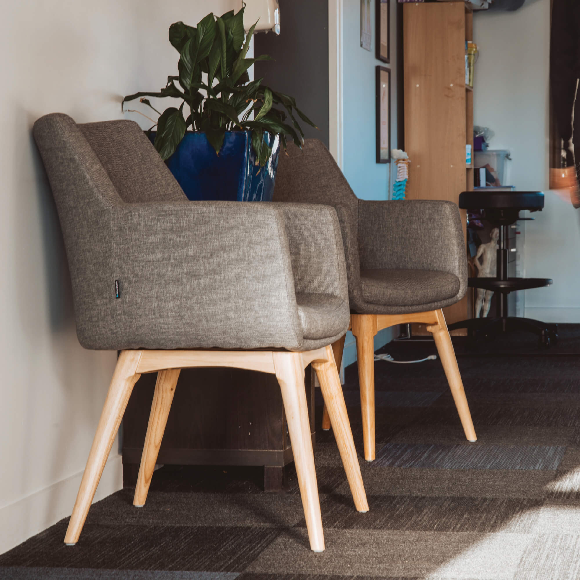 Konfurb_Hady_Waiting Room